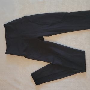 Black Lululemon Leggings With Mesh and Pockets Size 0